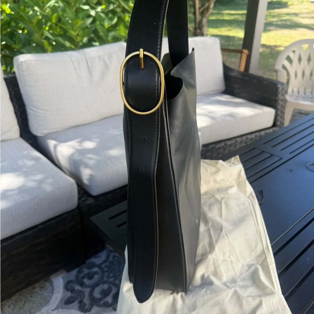 Banana Republic leather tote - Picture 2 of 11